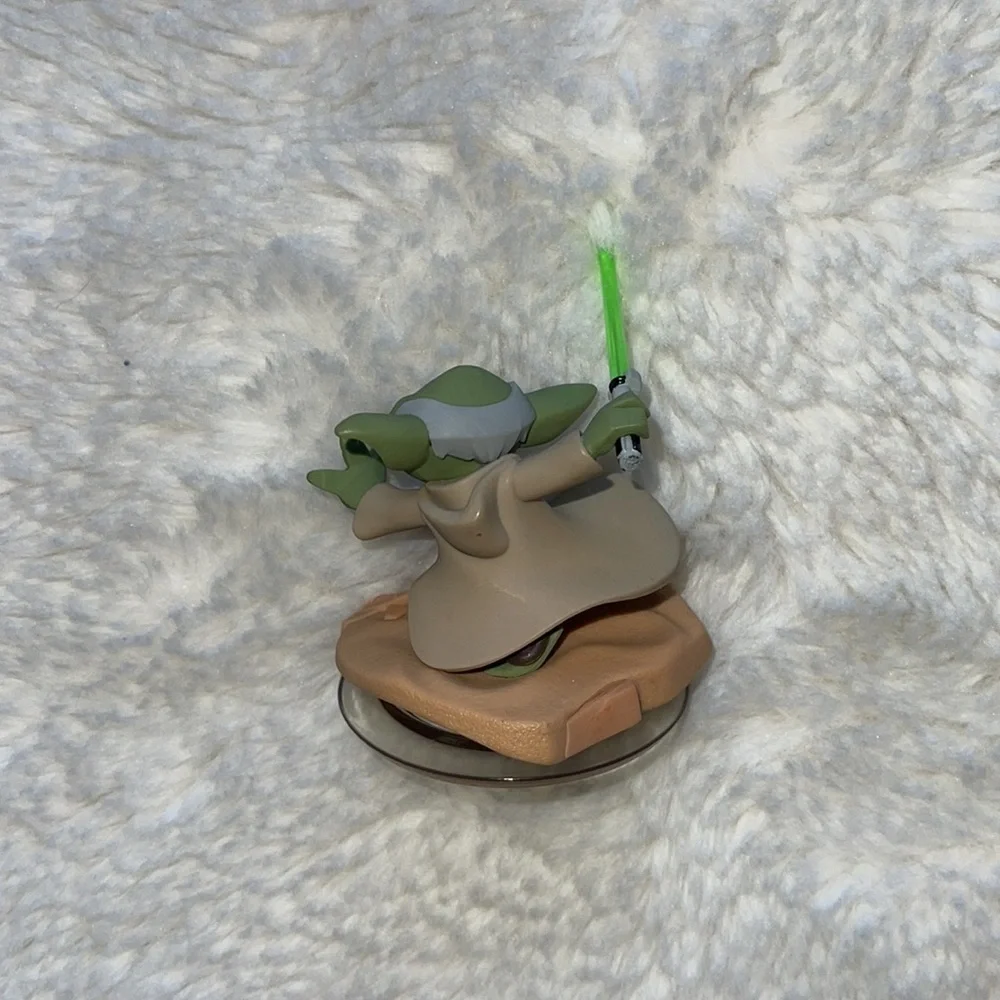 Disneys Star Wars Yoda action figure Only displayed unboxed not been played with
